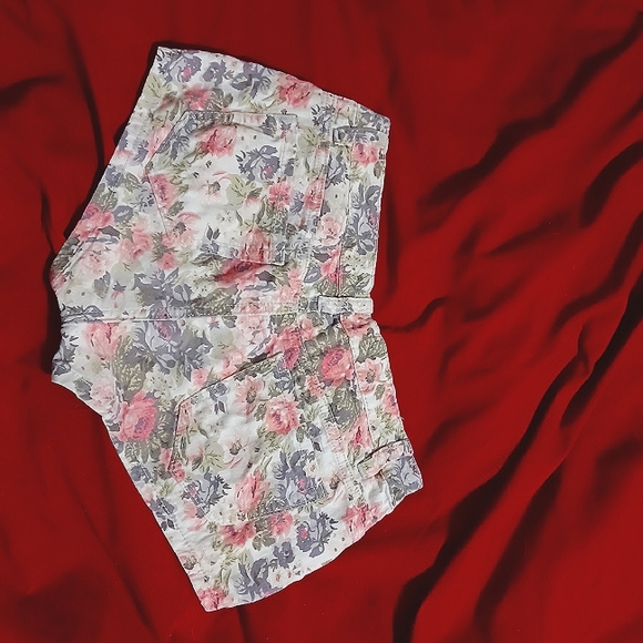 ChiQle Denim Architect floral denim shorts - Picture 4 of 4